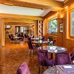 Готель Hermitage Relais & Chateaux