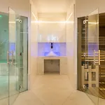 Готель Hermitage Relais & Chateaux