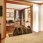 Hermitage Relais & Chateaux Брей-Червінія