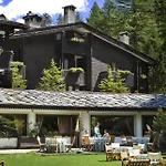 Hermitage Relais & Chateaux Готель Брей-Червінія