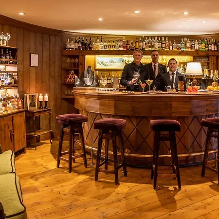 Отель Hermitage Relais & Chateaux 5*