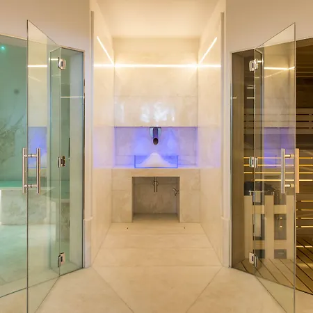 Отель Hermitage Relais & Chateaux