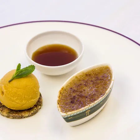 מלון Hermitage Relais & Chateaux