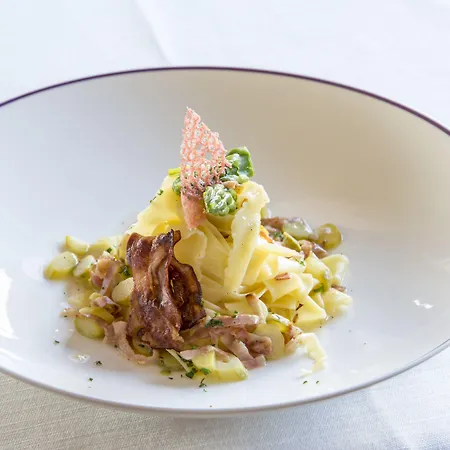 Hermitage Relais & Chateaux Отель