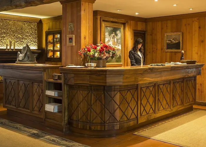 Отель Hermitage Relais & Chateaux 5*